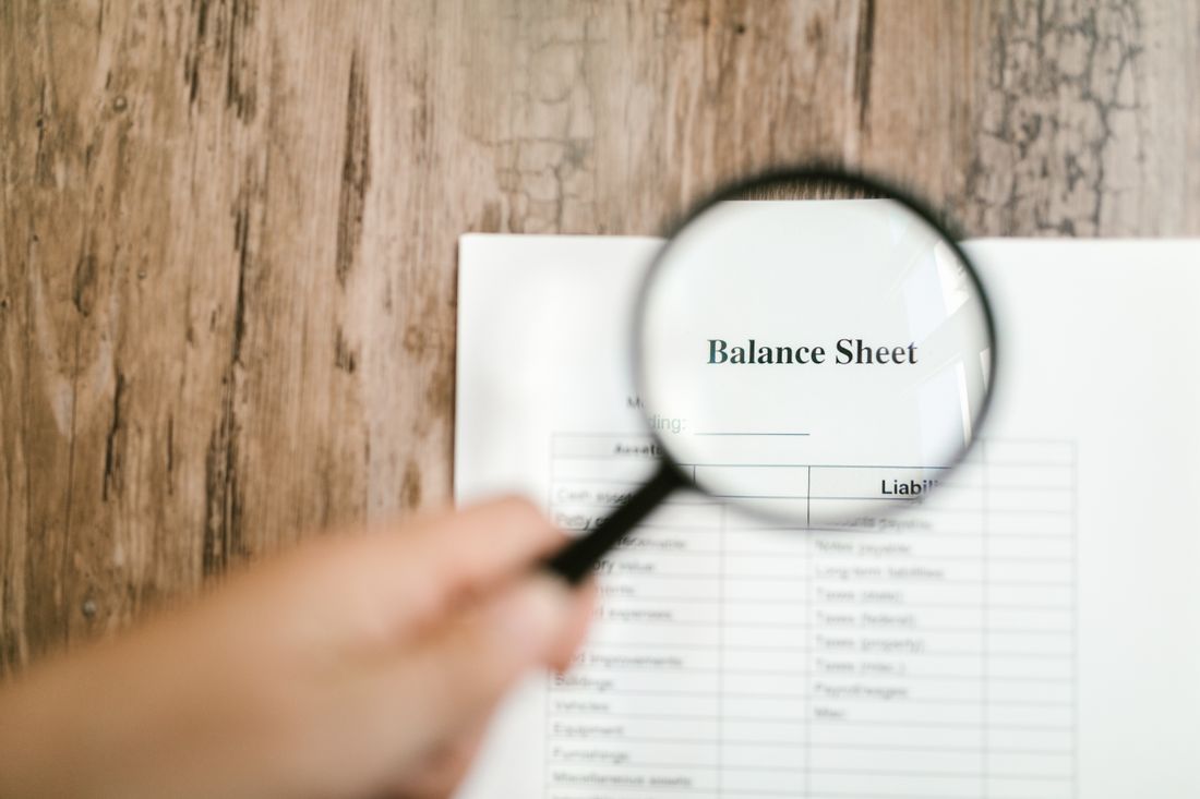 Lire un bilan comptable : actif, passif et équilibre