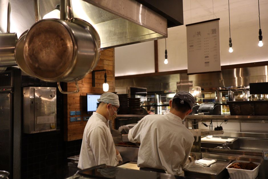Ouvrir un restaurant : guide complet, budget et demarches